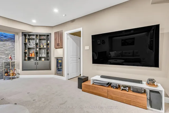 Additional image 27 of 22 Applewood Lane Unit 34