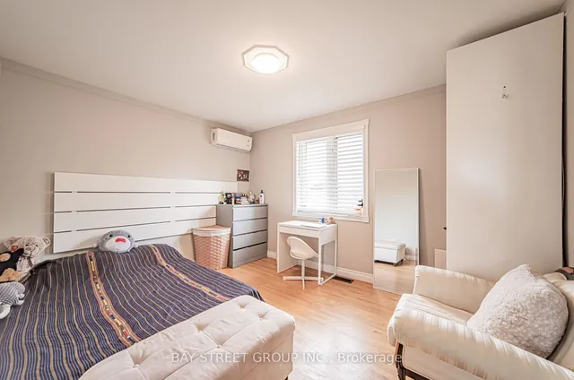 Additional image 18 of 240 Pellatt Ave