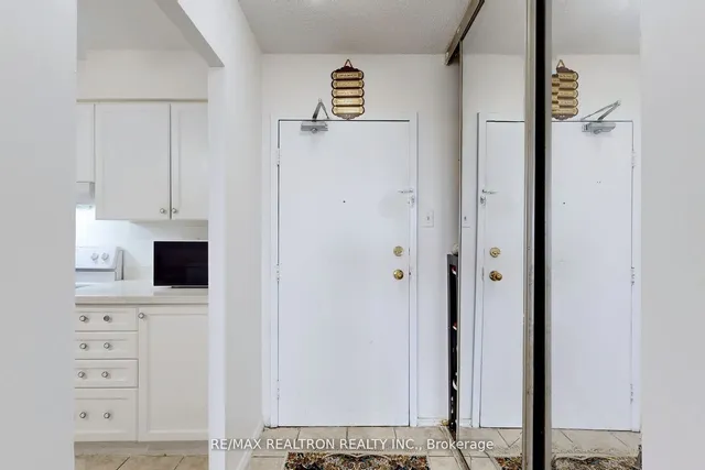 Additional image 9 of 3380 Eglinton Ave Unit 1411