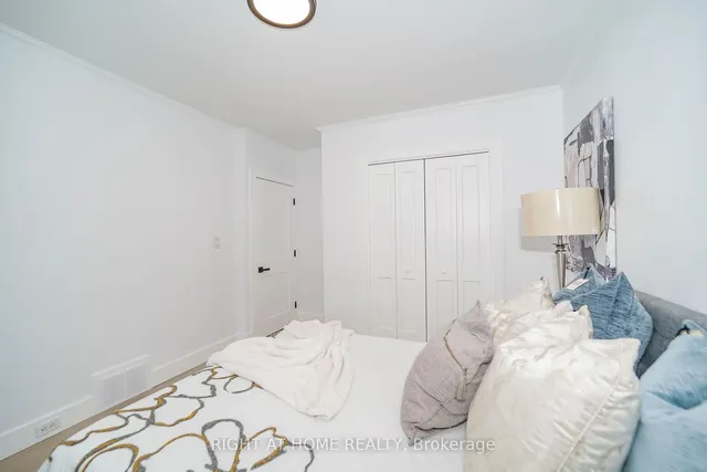 Additional image 18 of 1360 Woodbine Ave