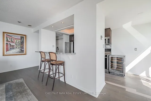 Additional image 6 of 99 Harbour Sq Unit 1008