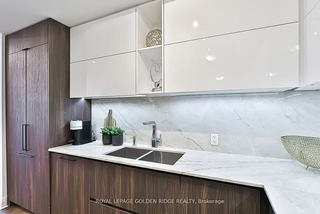 Additional image 20 of 151 Avenue Rd Unit 407