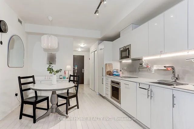 Additional image 2 of 330 Richmond St Unit 1717