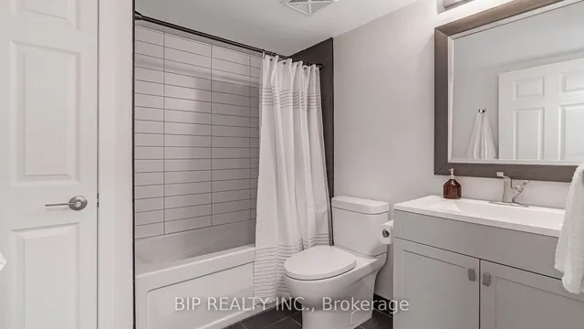 Additional image 28 of 30 Grand Trunk Cres Unit 315