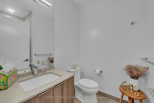 Additional image 34 of 4208 Dundas St Unit 215