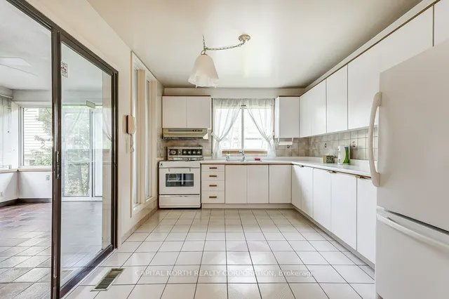 Additional image 19 of 2 Rollet Dr