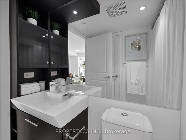 Additional image 9 of 386 Yonge St Unit 2105