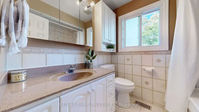 Additional image 18 of 104 Kingslake Rd