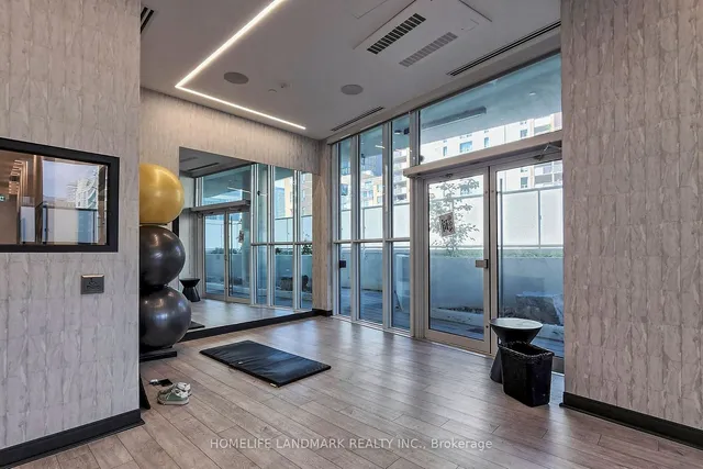 Additional image 31 of 77 Mutual St Unit 810