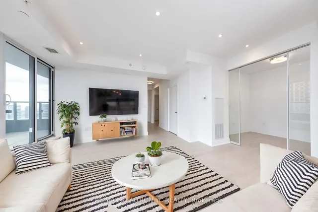 955 Bay St Unit 3907