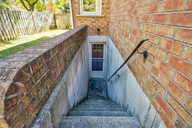 Additional image 38 of 66 Dempster St