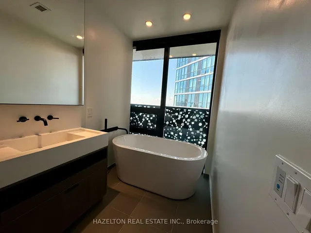 Additional image 24 of 55 Charles St Unit 4105