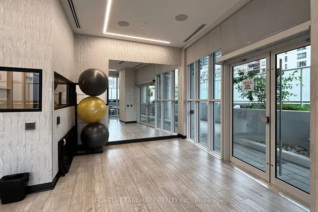 Additional image 32 of 77 Mutual St Unit 810