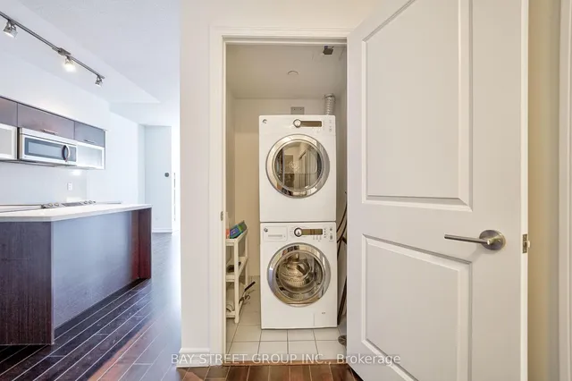 Additional image 9 of 386 Yonge St Unit 3209