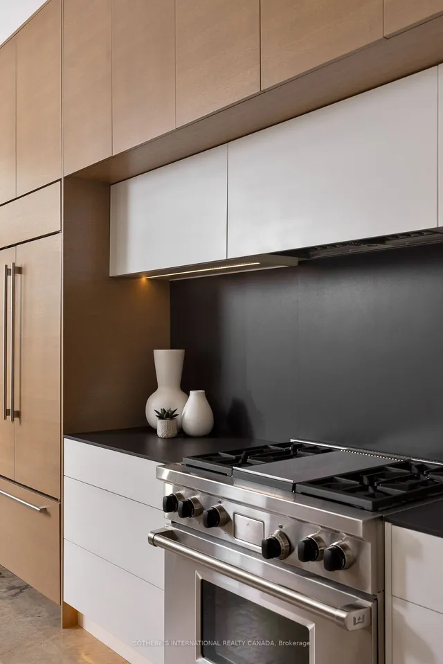 Additional image 18 of 90 Sumach St Unit 702