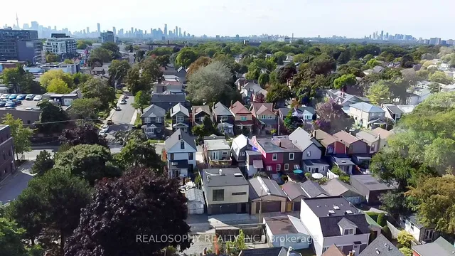 Additional image 31 of 27 Chisholm Ave