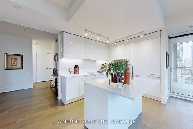 Additional image 10 of 1 Gloucester St Unit 1815