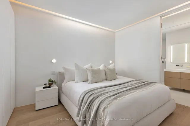 Additional image 20 of 90 Sumach St Unit 702