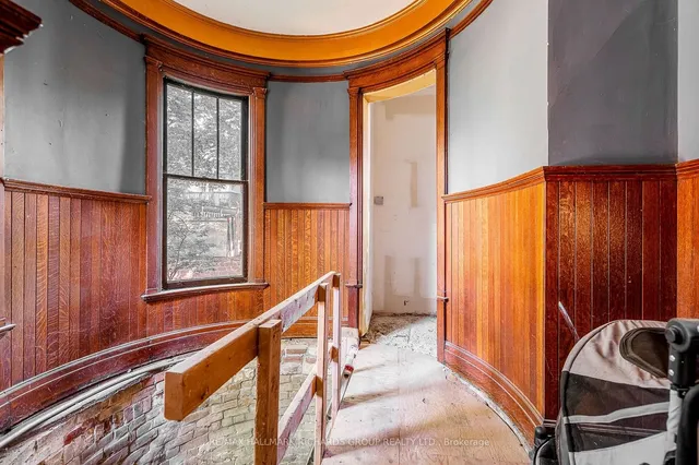 Additional image 18 of 3025 Queen St