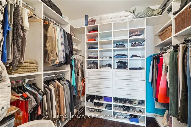 Additional image 22 of 2181 Yonge St Unit 3402