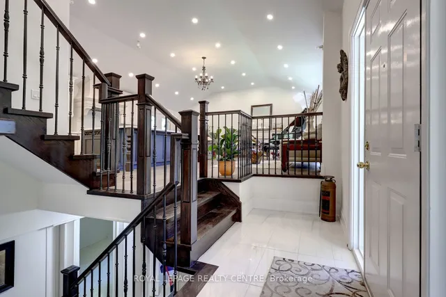 Additional image 5 of 8 Bell Royal Crt