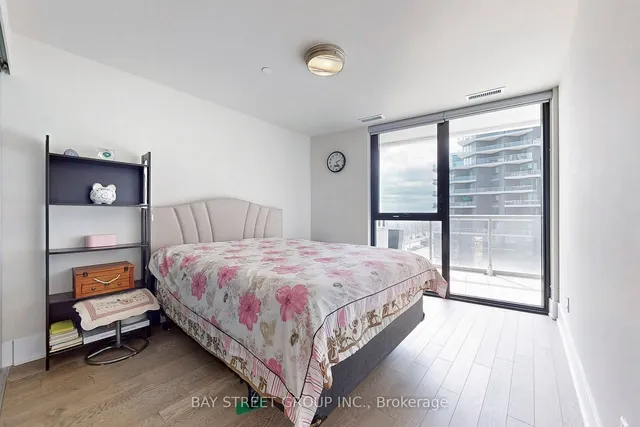 Additional image 25 of 118 Merchants' Wharf Unit 305