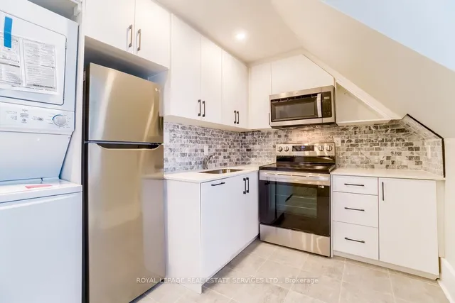 Additional image 27 of 31 Tyndall Ave