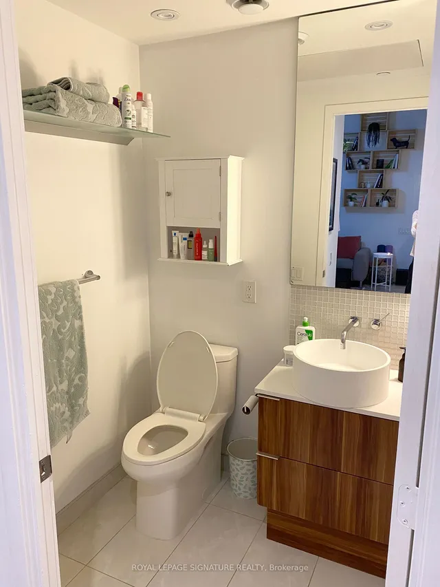 Additional image 10 of 185 Roehampton Ave Unit 201