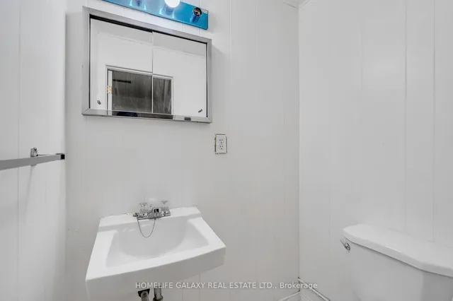 Additional image 33 of 22 Denver Pl