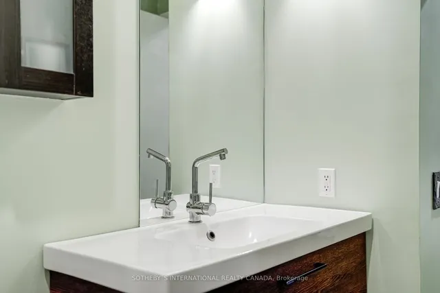 Additional image 27 of 33 Mill St Unit 415