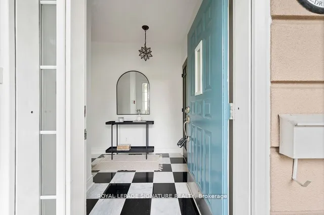 Additional image 3 of 1 Rean Dr Unit TH9