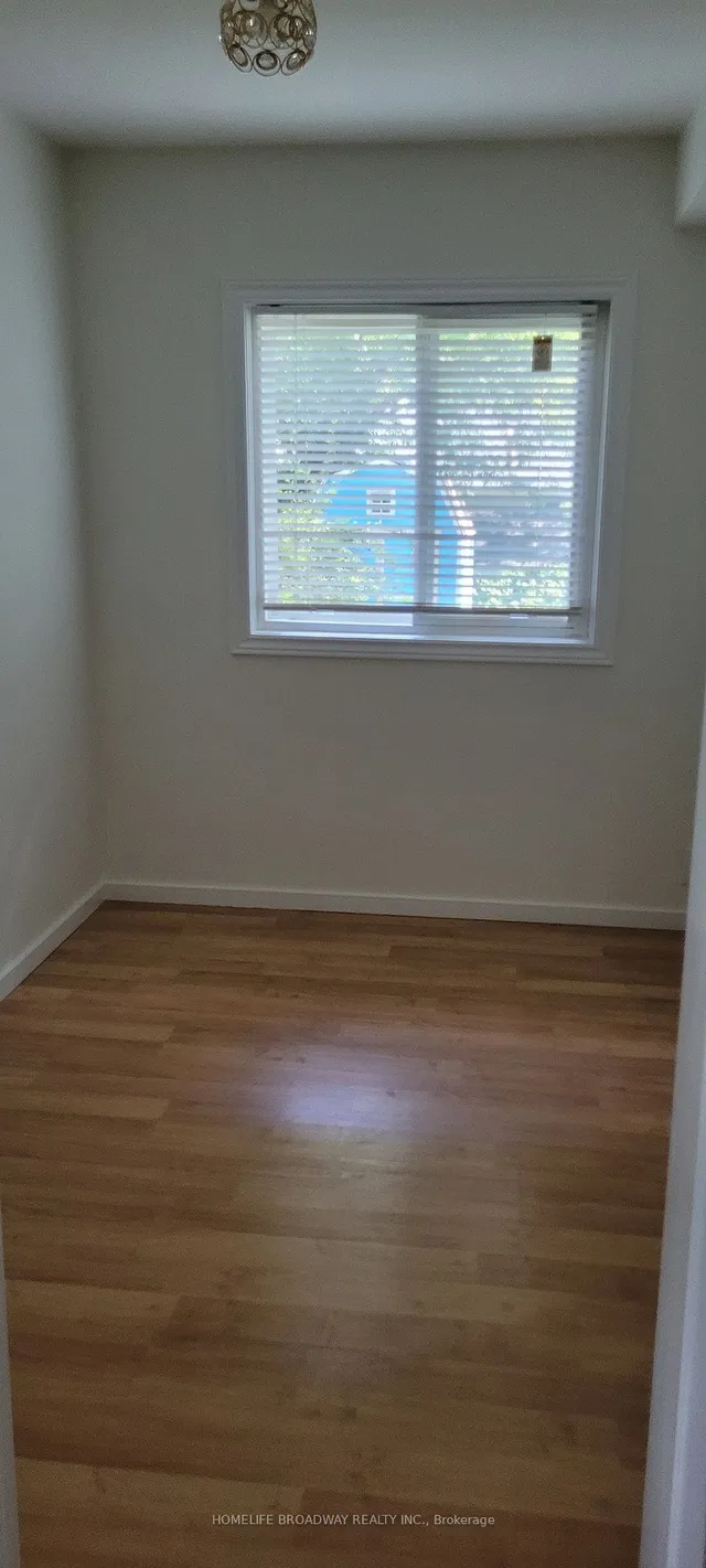 Additional image 12 of 71 Oakley Blvd