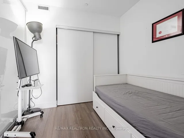 Additional image 11 of 6 Parkwood Ave Unit 616