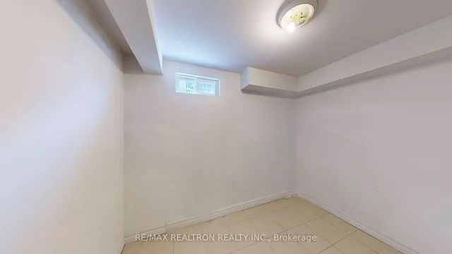 Additional image 29 of 21 Avening Dr