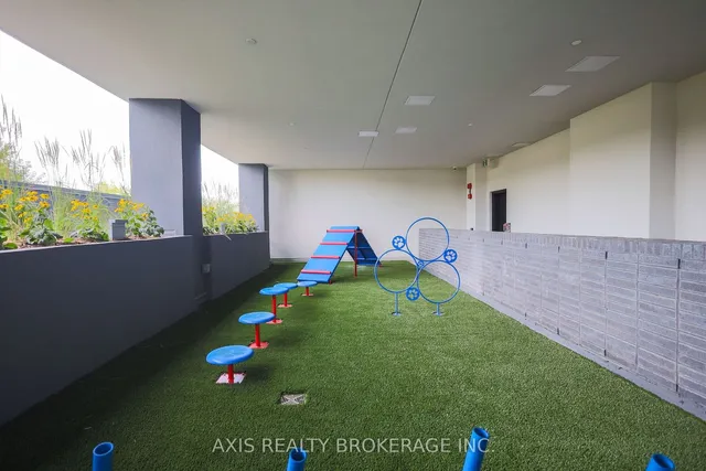 Additional image 13 of 500 Dupont St Unit 517