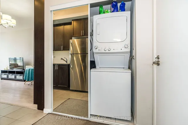 Additional image 32 of 830 Lawrence Ave Unit 803