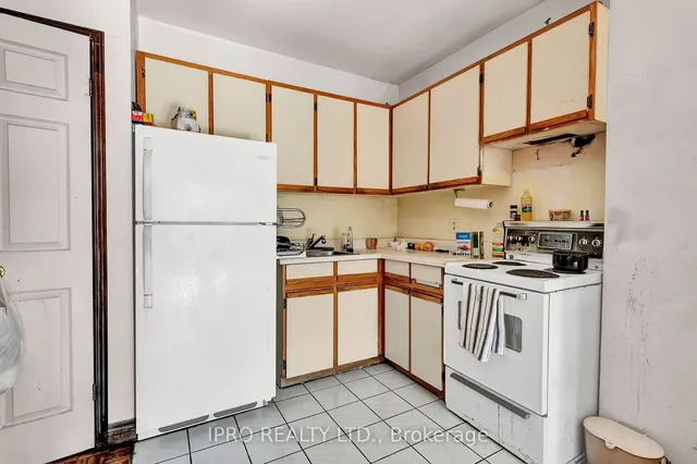 Additional image 9 of 1244 College St