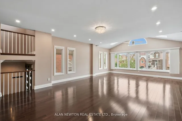 Additional image 5 of 31 Carnival Crt