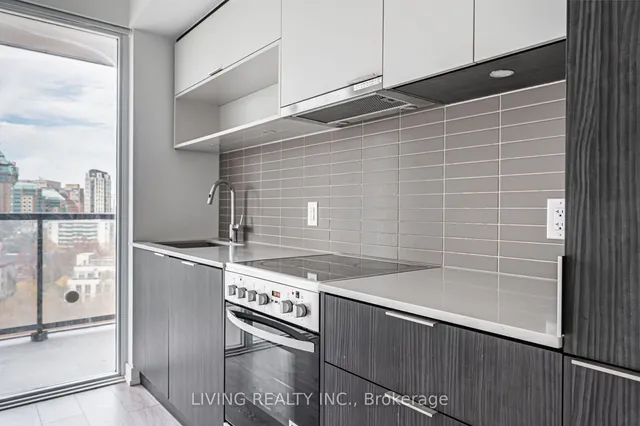 Additional image 8 of 159 Wellesley St Unit 609