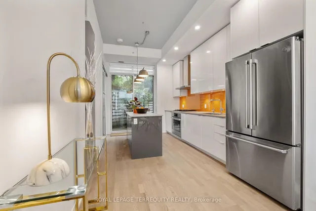 Additional image 6 of 38 Howard Park Ave Unit 157