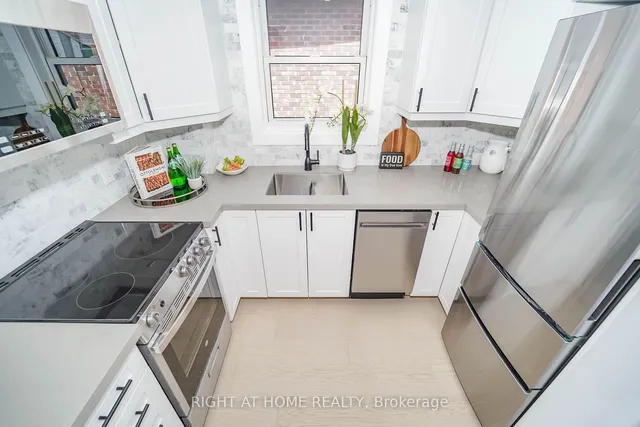 Additional image 15 of 1360 Woodbine Ave