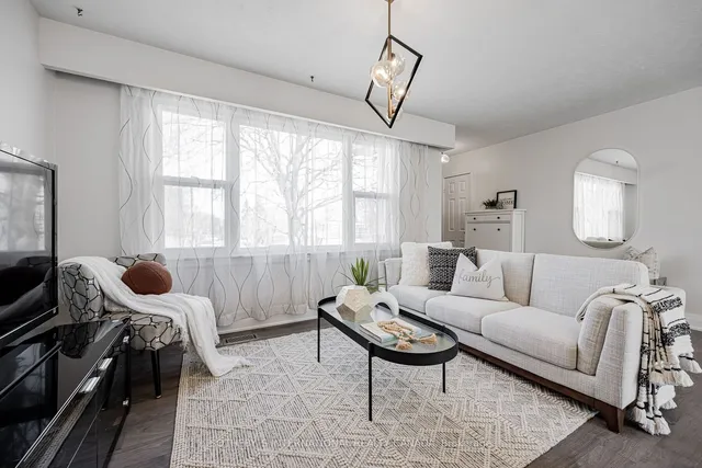 Additional image 6 of 4075A Lawrence Ave