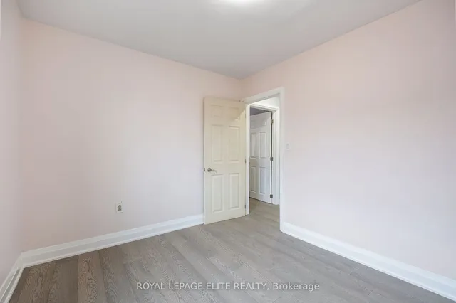 Additional image 2 of 6 LACHINE Crt