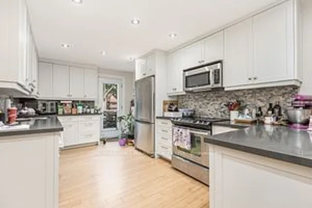 Additional image 12 of 47 Laws St