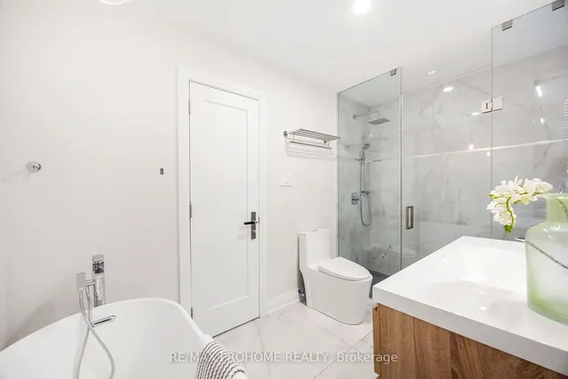 Additional image 32 of 22 Fernside Crt