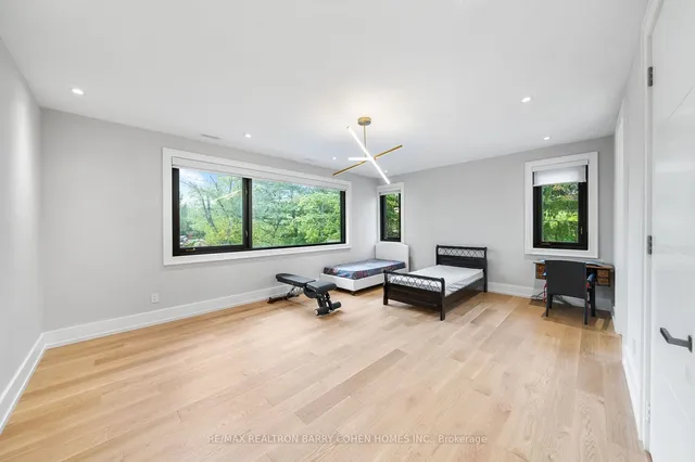 Additional image 23 of 28 Brian Cliff Dr