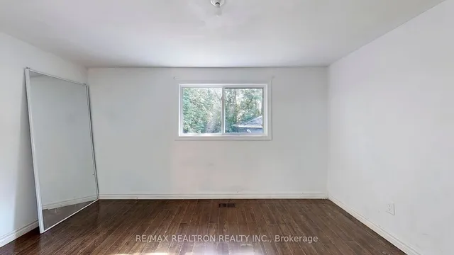 Additional image 16 of 21 Avening Dr