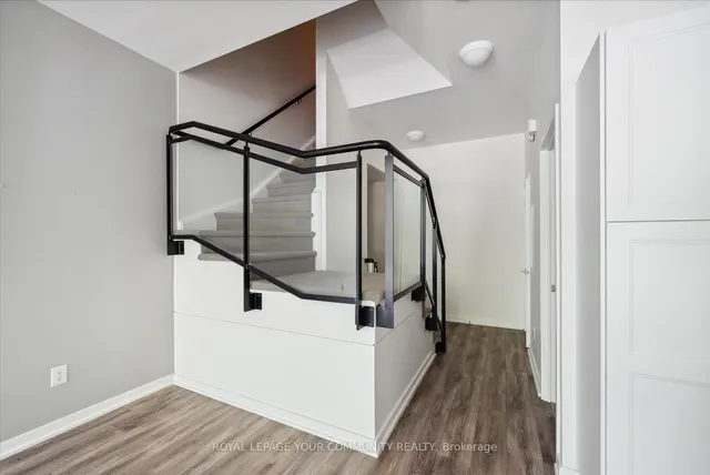 Additional image 13 of 33 Singer Crt Unit TH5