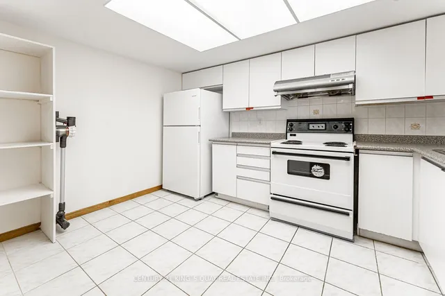 Additional image 13 of 350 Alton Towers Circ Unit 401