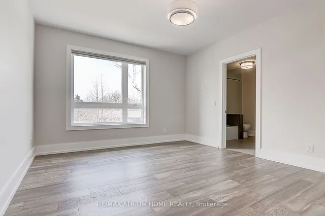 Additional image 28 of 58 Larabee Cres